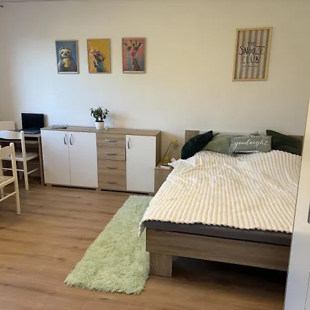 With Free Parking And Easy Access To Apartamento Liubliana