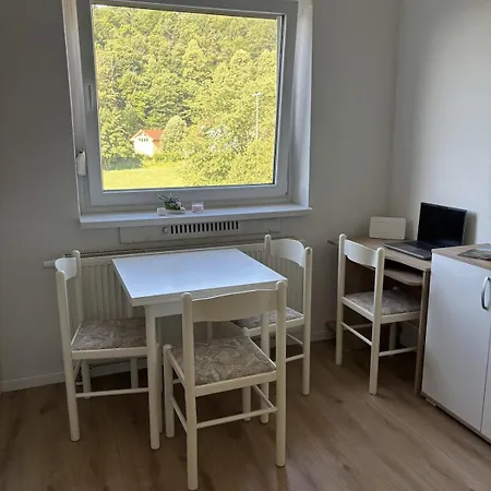 With Free Parking And Easy Access To *