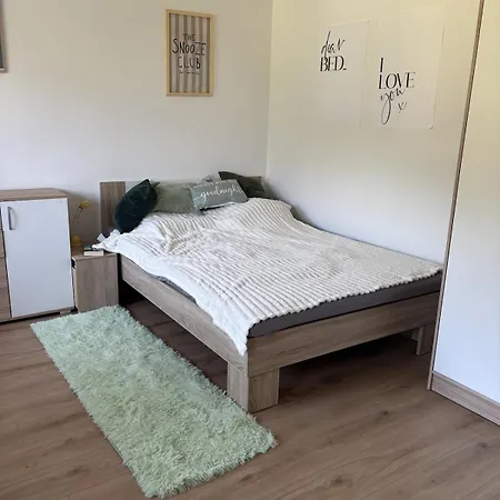 With Free Parking And Easy Access To *