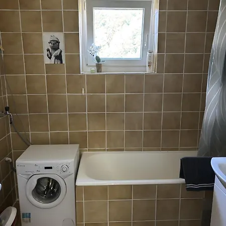With Free Parking And Easy Access To Liubliana
